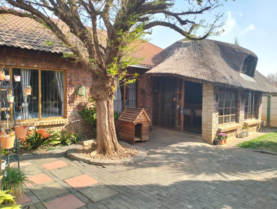 3 Bedroom Property for Sale in Langenhovenpark Free State